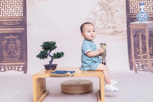 东平宝宝眼睛肿是什么原因